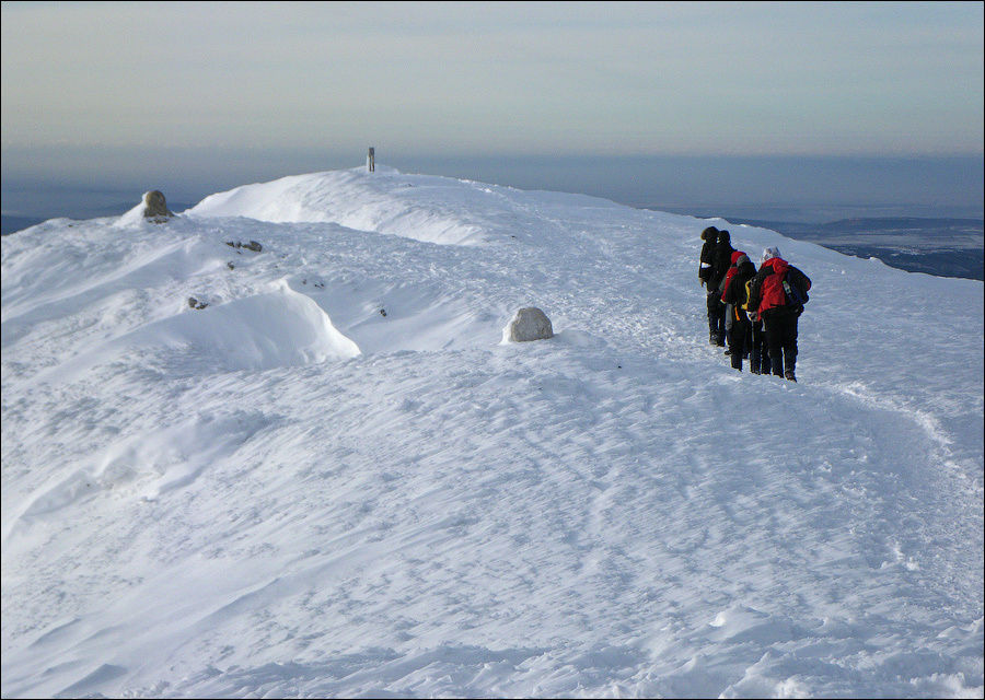 Туристы на вершине Эклизи-Бурун Алушта, Россия