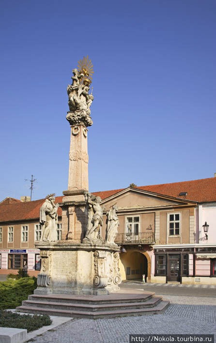 Статуя Св. Троицы Комарно, Словакия