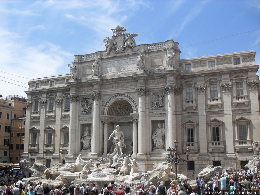 Самый крупный и самый красивый фонтан Рима -фонтан Треви. Рим, Италия