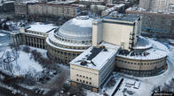 Здание театра с воздуха. Фото Славы Степанова.