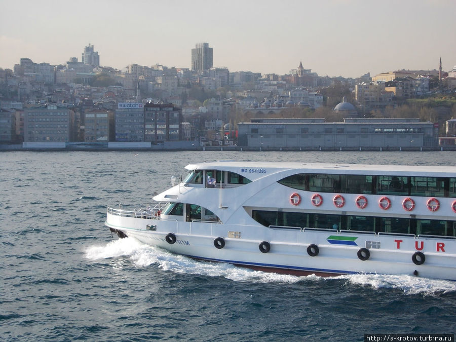 Пролив Босфор и виды Стамбула с парохода Стамбул, Турция