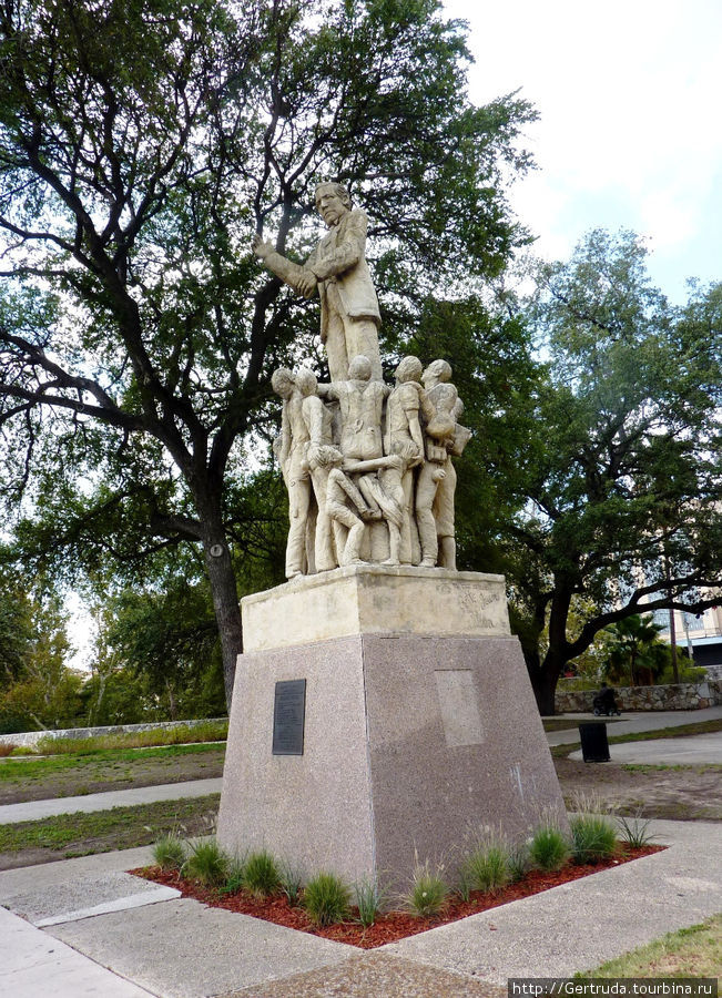 Памятник основателю Американской федерации труда — Сэмуэлю Гомперс Сан-Антонио, CША