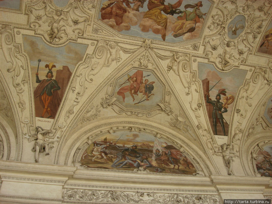 Росписи на потолке здания Прага, Чехия