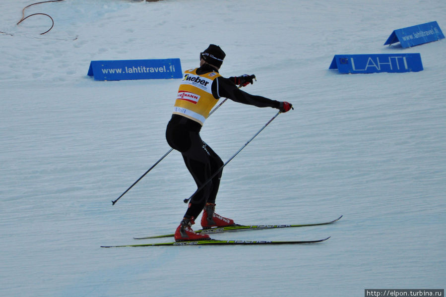 Дарио Колонья из Швейцарии — победитель в скиатлоне и лидер общего зачета — далеко ли соперники? Лахти, Финляндия