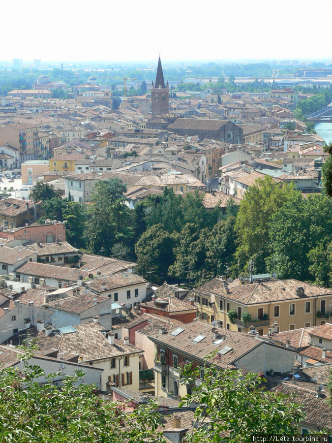 Верона - маленький сказочный городок Верона, Италия