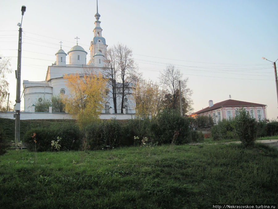 Кинешма. Троицко-Успенский собор, состоящий из двух храмов (Троицкого и Успенского) и колокольни Россия