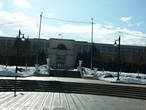 Вид на арку в центре города