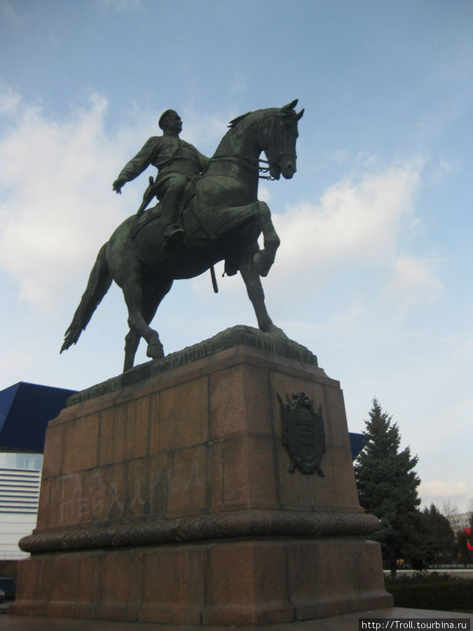 Памятник Григорию Котовскому Кишинёв, Молдова