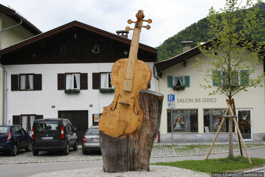 Миттенвальд — деревушка с расписными домиками в Альпах Миттенвальд, Германия