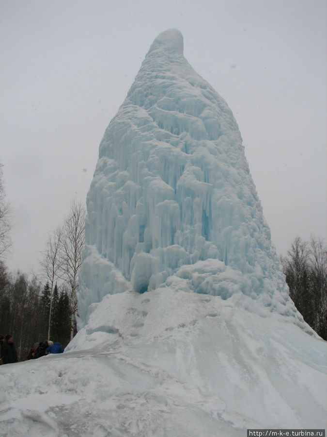 Ледяной фонтан Сатка, Россия