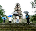 Значительно украсила территорию монастыря восьмиугольная башня в семь этажей высотой 21 метр — Тхап Фыок Зуен
