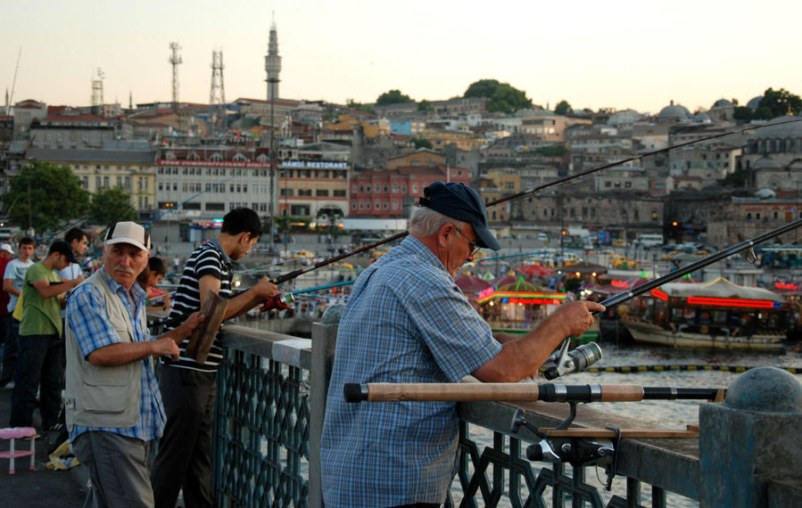 Плохой день на рыбалке лучше, чем хороший день на работе Стамбул, Турция