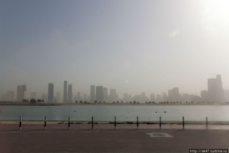 Панорама вдоль канала Dubai Creek Дубай, ОАЭ
