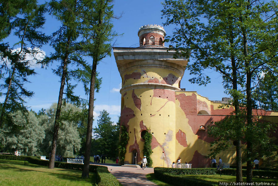 Башня-руина Пушкин, Россия