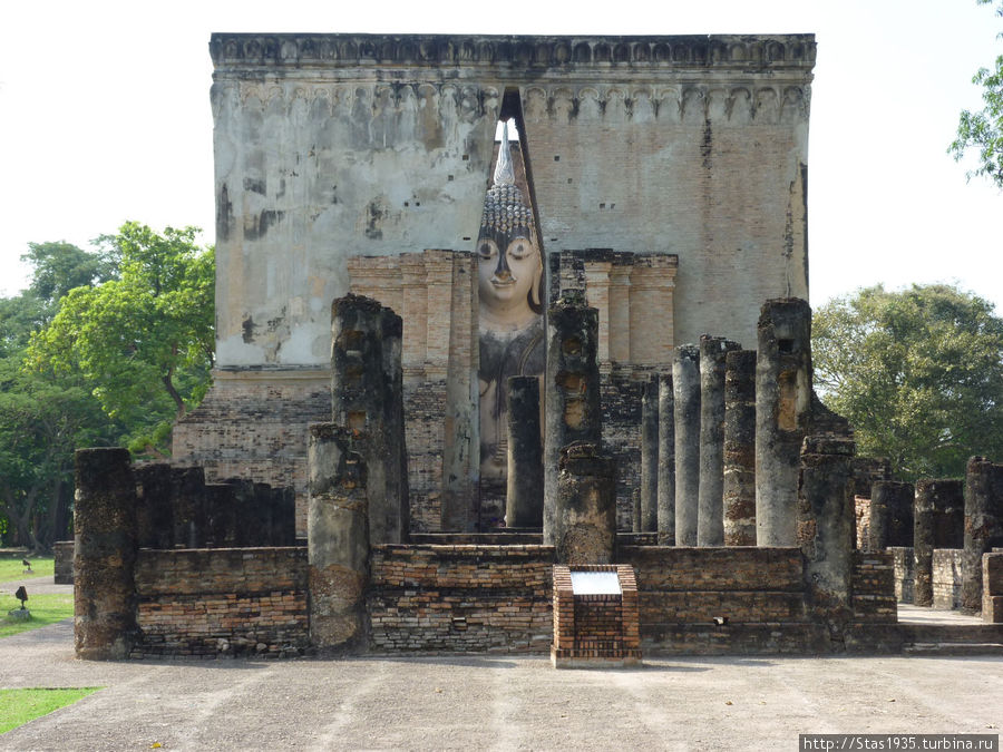 г.Сукотай. Храм Ват Си Чум и Будда Пхра Ачан. Паттайя, Таиланд