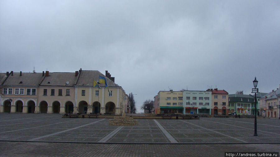 Вечевая площадь Жолква, Украина