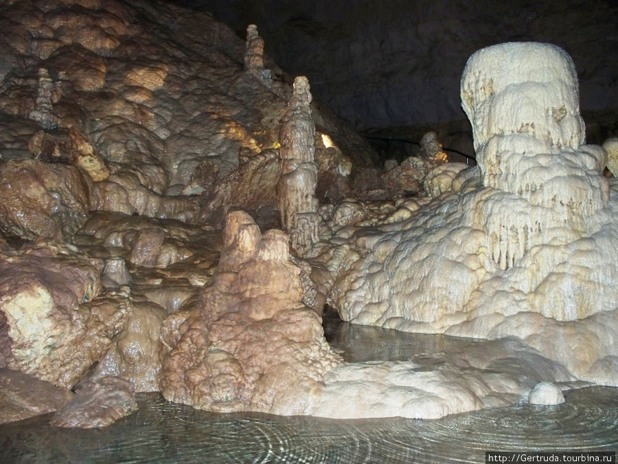 Карстовые пещеры 