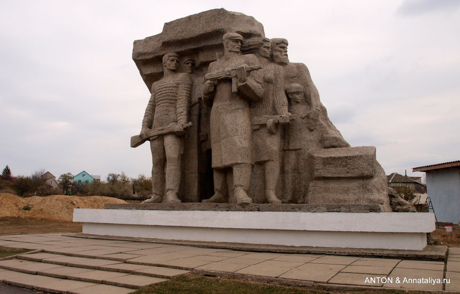 Мемориал над катакомбами. Нерубайское, Украина
