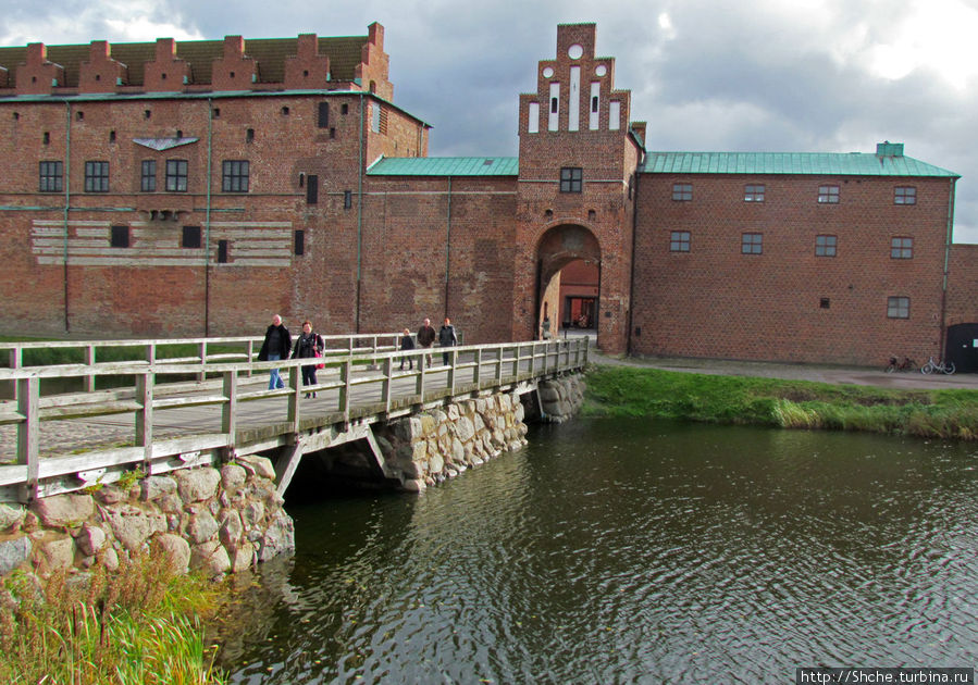 Замок-крепость-музей Мальме Malmohus slot и одноименный парк