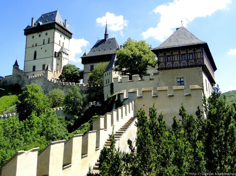 Замок внушителен и оставляет о себе благоприятное впечатление Карлштейн, Чехия