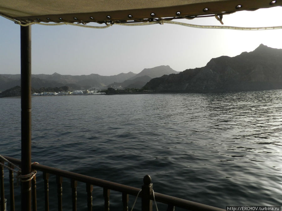 Круиз на доу вдоль побережья Маскат, Оман
