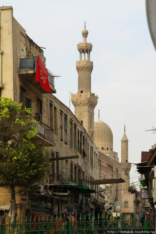 Переходим дорогу и вот уже рынок Эль Халили Каир, Египет