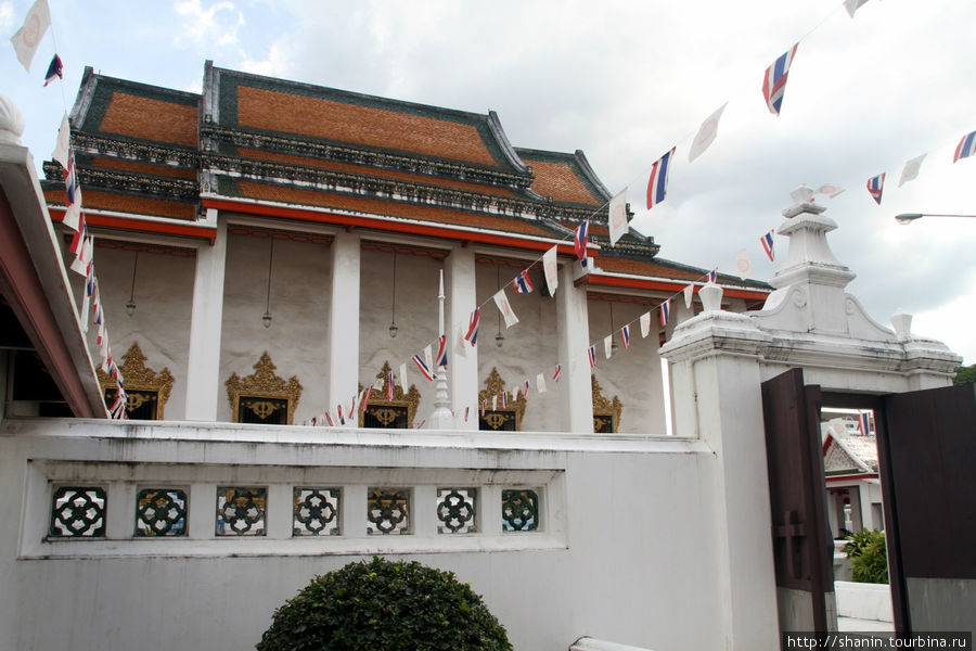 Королевский Ват Ратчанатдарам Бангкок, Таиланд