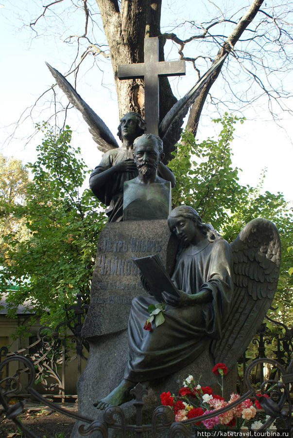 Памятник на могиле П. И. Чайковского Санкт-Петербург, Россия
