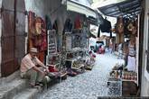 Как и в Сараево, здесь огромное количество всяких сувенирных лавочек, ассортимент примерно такой же.