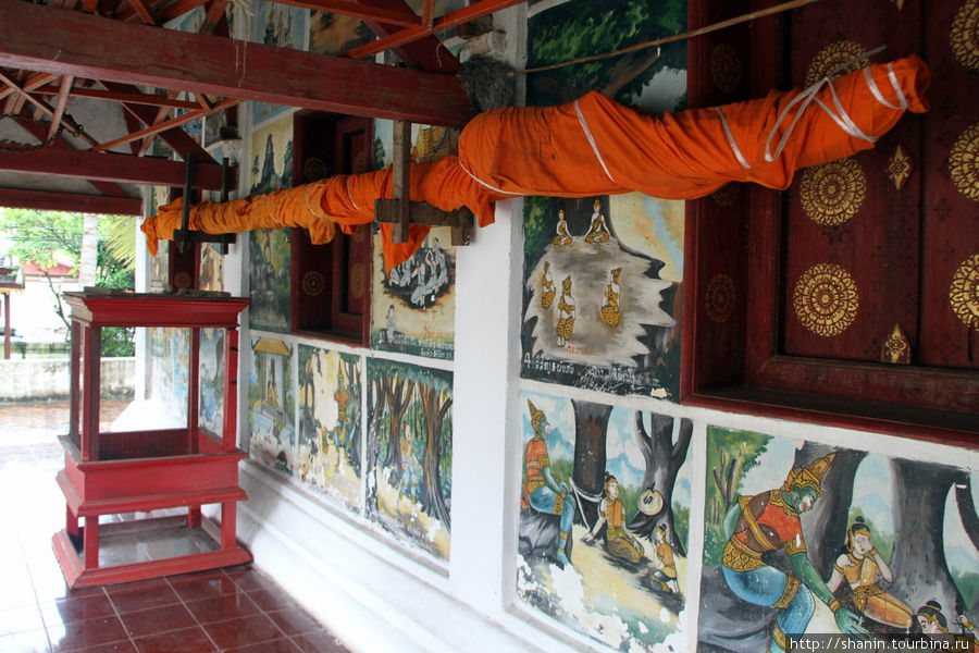 монастырь Моунена Сомпхуарам (Wat Mounena Somphouaram) Луанг-Прабанг, Лаос