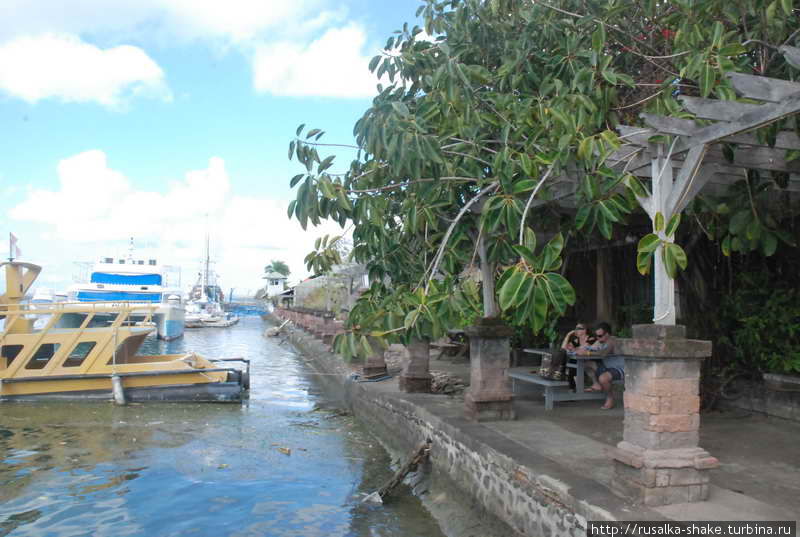 Порт Беноа Харбор Беноа, Индонезия