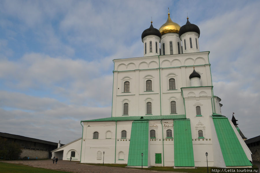 Свято-Троицкий кафедральный собор Псков, Россия