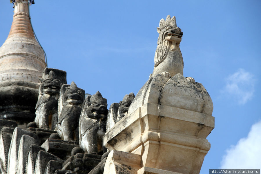 Статуи на храме Ананда Баган, Мьянма