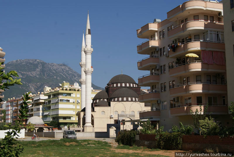 Махмутлар, Turkish-European City и античный порт Наула.