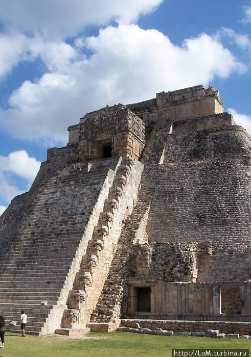 Пирамида Волшебника Ушмаль, Мексика
