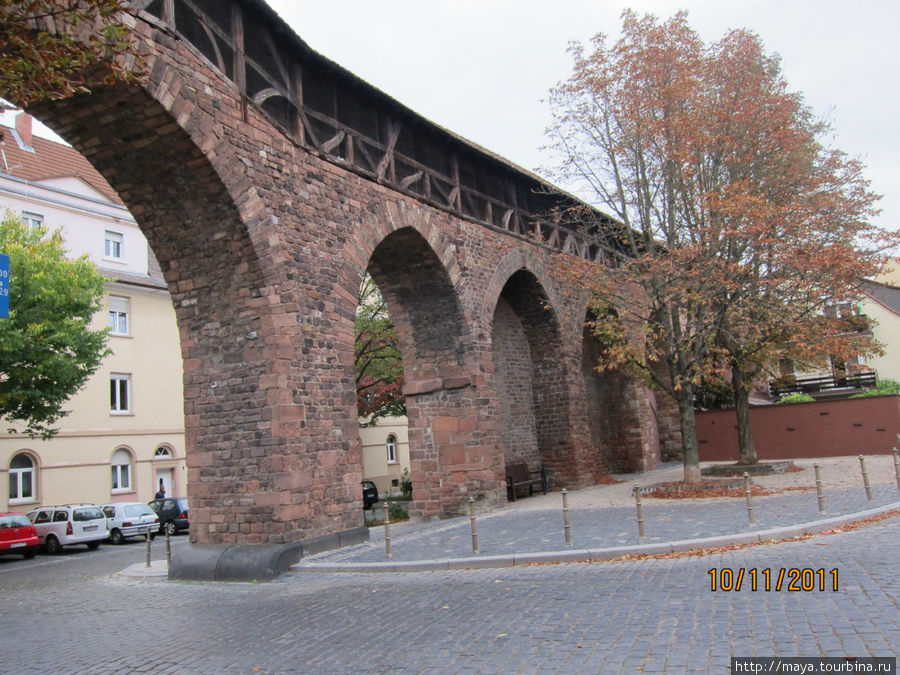 городская стена у еврейского переулка Вормс, Германия