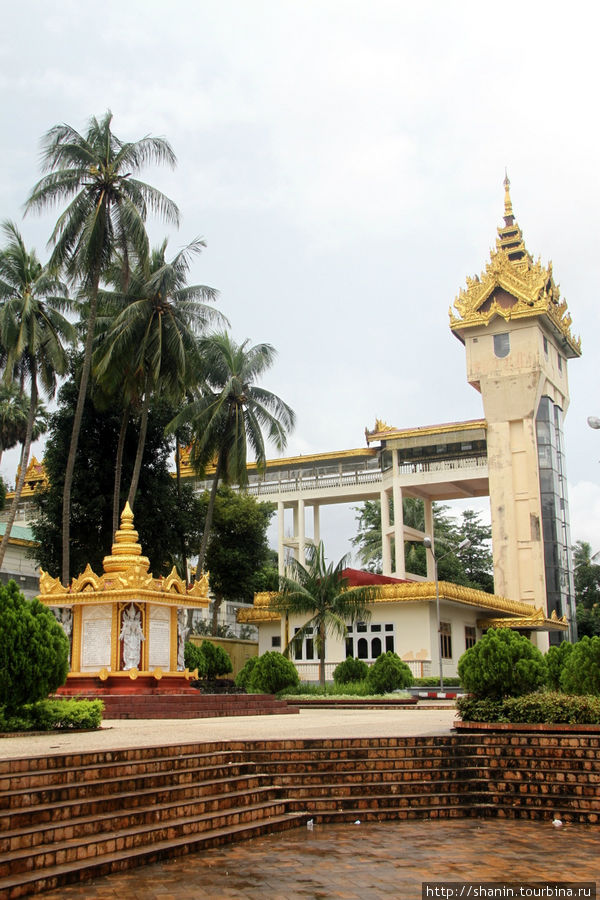 Священная лестница Янгон, Мьянма