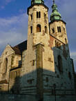 Костел св.Анджея был возведен в конце XI в. по повелению князя Владислава Германа и является одним из старейших храмов города.
