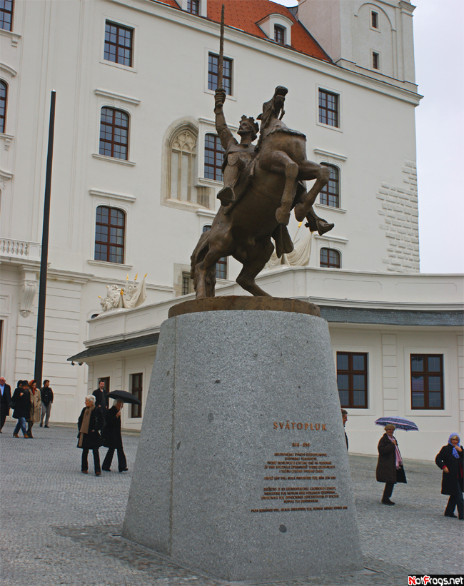 Памятник Святополку Братислава, Словакия