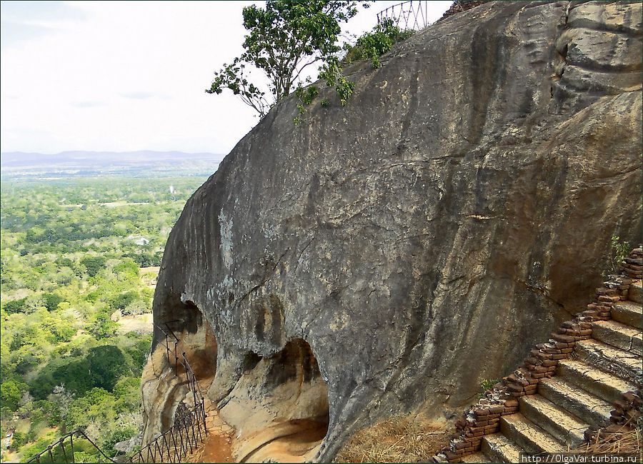 Каменный череп Сигирия, Шри-Ланка