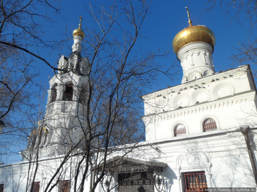 Красное знамя и Крестное знамение Москва, Россия