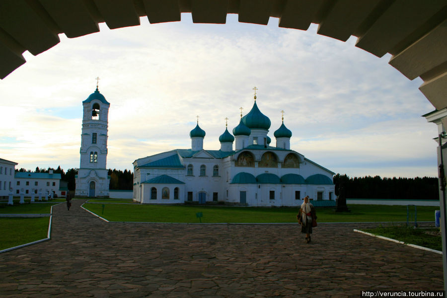 Преображенский собор и колокольня Старая Слобода, Россия