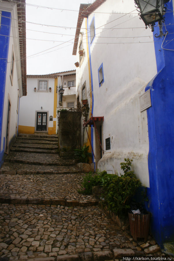 когда входишь в город, хочется фотографировать каждый дом, каждую улочку, каждый камушек и плитку Обидуш, Португалия