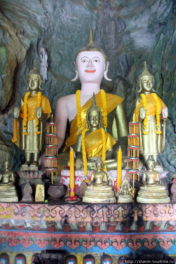 Алтарь с Буддами Ванвьенг, Лаос