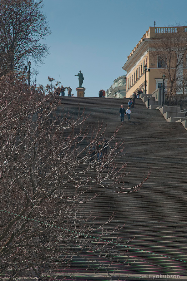 В прошлом лестница носила названия Гигантская, Приморская, Ришельевская, лестница бульвара Фельдмана. Одесса, Украина