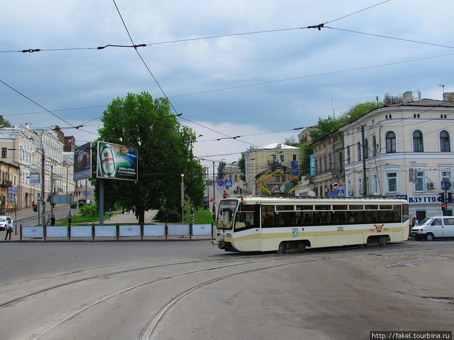 Ещё с трамваем. Год назад рельсы демонтированы, движение закрыто. Харьков, Украина