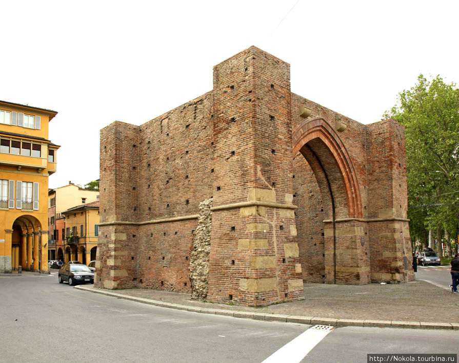 Ворота Страда Маджоре Болонья, Италия