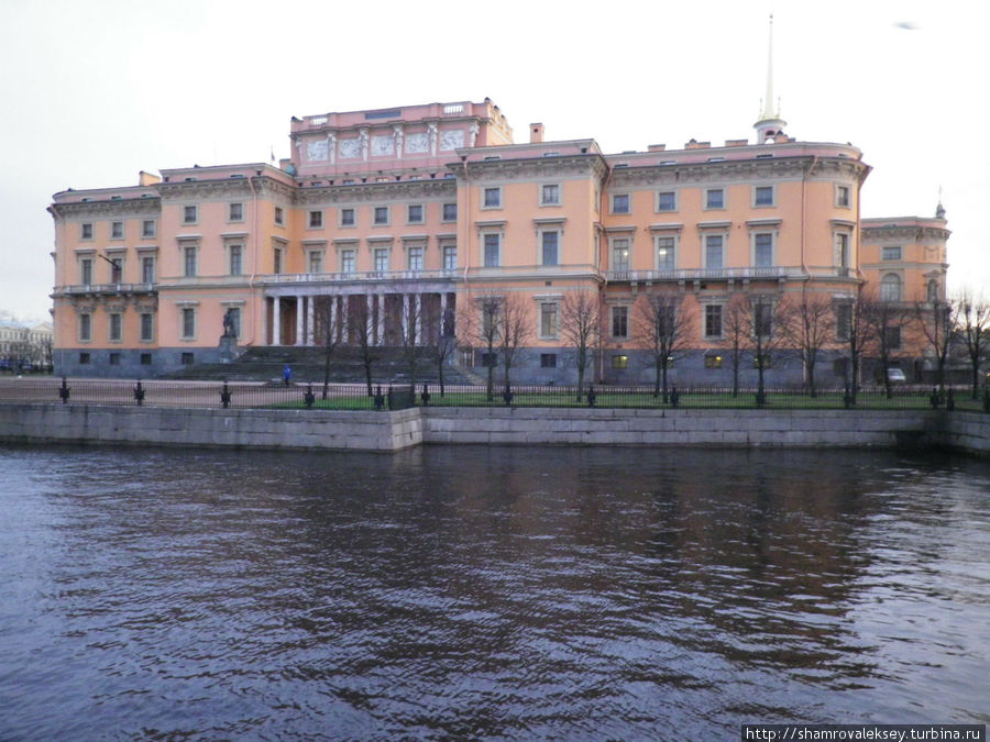Северный фасад замка Санкт-Петербург, Россия