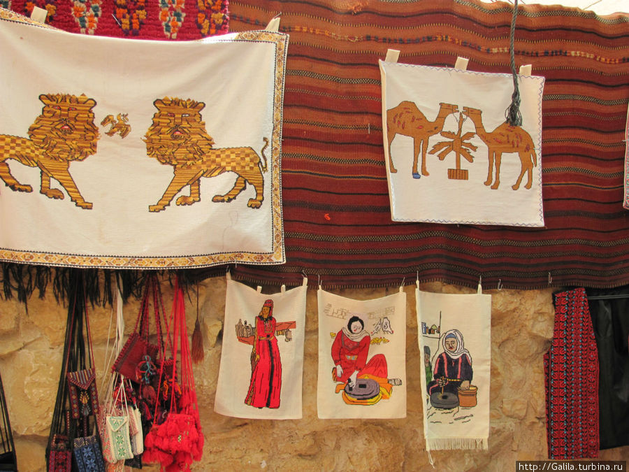 Вышивки мастериц — бедуинок. Димона, Израиль