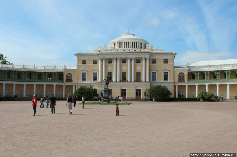Дворец и парк в Павловске Санкт-Петербург, Россия